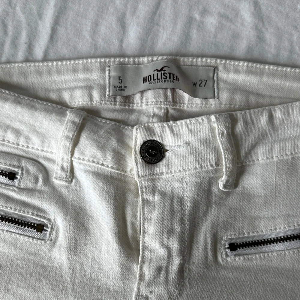 Y2K 2007 Hollister White Skinny Jeans with Front Zip Pockets - Picture 4 of 13